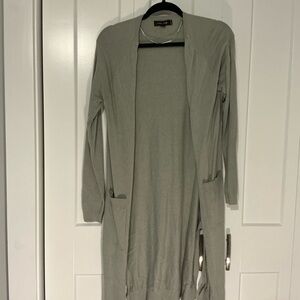 Chic Long Cardigan with Pockets